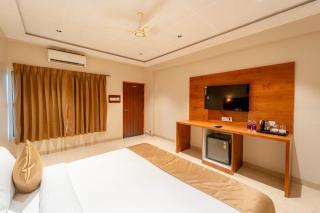 Forest Arch Resort - 7