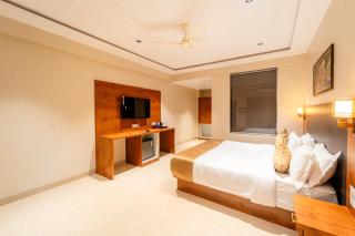 Forest Arch Resort - 6