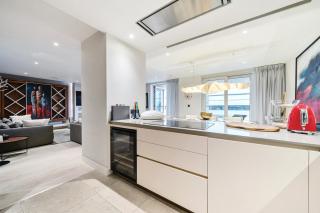 Soho Deluxe - 71 Broadwick St, Carnaby, London W1F 9QY - Egham - 7