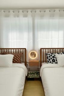 Airport Bus Direct, 5min to Hongdae,Hapjeong,K-POP,Gangnam,Entire Home - 0