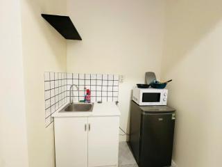 The Heart of Old Quarter - Kitchen & Washing Machine - 8