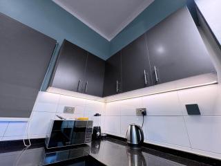 Modern Chic 1BR Bunga - 2