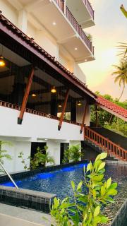 Lucky Monkey Inn and Restaurant - 5