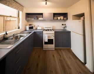 Inviting Seaside Abode - 2