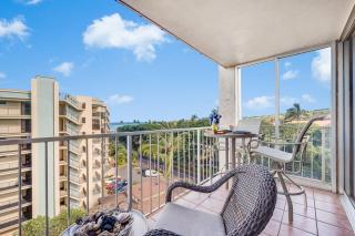 Royal Kahana 701 · RK 701 Spacious OceanFront 2BD w Pool AC - 2