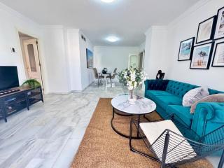 Carihuela Playa Los Nidos 1 - 2