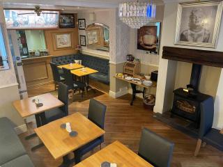 The Libra - Adults Only B&B with guaranteed carpark - 6