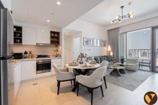 Vogue Vacation Homes, Downtown Views II with Easy Access to Dubai Mall Via a Climate Controlled Bridge, One Bedroom Apartment with Balcony and City View - 2