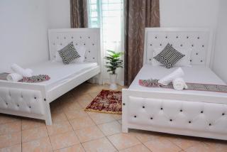 Palm Beach Apartments - 7