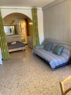 T1 - Centre ville rez-de-chaussée - 9