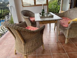 Mediterranean Escape with Garden - 9