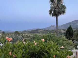 Mediterranean Escape with Garden - 6