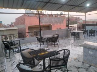 Grand Alaska Inn - 8