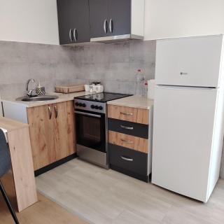 Elena Airport Apartments - 6