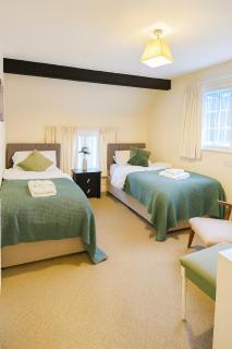 4 Bed Cottage with Hot Tub near Wyboston Lakes - 3