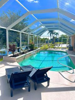 Waterfront VILLA with heated Pool&Spa, sunset view, Family&Pets Friendly - Cape Coral - 0