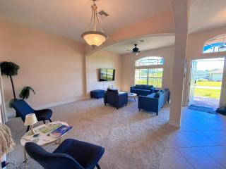 Waterfront VILLA with heated Pool&Spa, sunset view, Family&Pets Friendly - Cape Coral - 1