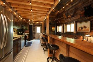 Private 600 Acres WiFi Hot Tub Wolf Pen - 0