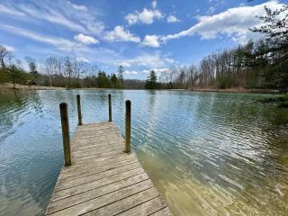 14 Guest 7 Bed 4 BR Lakefront Cabin w Hot Tub - 2