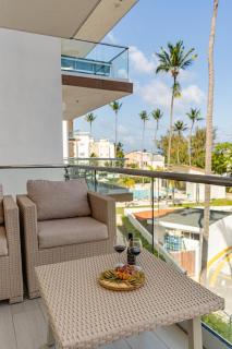 NEW UNIT WITH BEACH AND POOL ACCESS - N B301 - 9