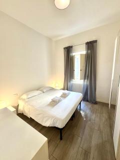 On the banks of Santa Croce - 8