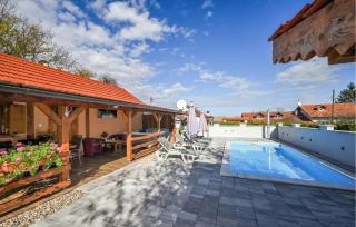 Nice Home In Kutina - 7