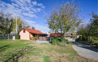 Nice Home In Kutina - 4