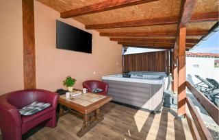 Nice Home In Kutina - 3