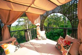 Private Lux Getaway Hot Tub Double Shower Cabana - 2