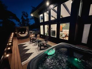 Private Lux Getaway Hot Tub Double Shower Cabana - 4