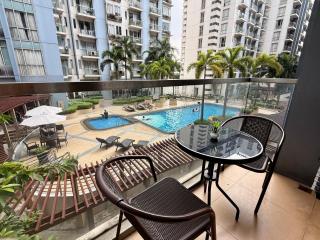 Condo in Pasay Across Airport NAIA Terminal 3 Pool View - 4
