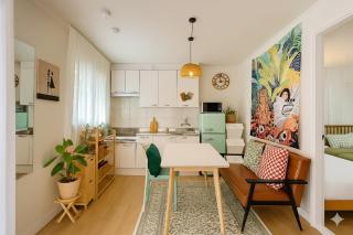 Airport Bus Direct, 5min to Hongdae,Hapjeong,K-POP,Gangnam,Entire Home - 0