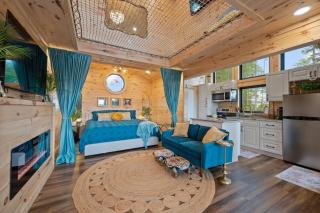 Private Lux Getaway Hot-Tub Net Loft - Birdhouse - 6