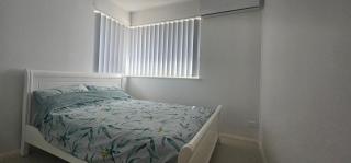 Convenient 3 bedroom home in Canley Heights - 9