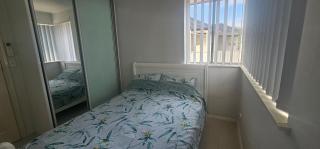 Convenient 3 bedroom home in Canley Heights - 8