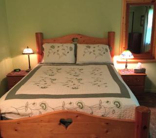 Pet-Friendly Cottage Overlooking a Koi Pond near Mark Twain National Forest, Missouri - 4