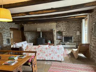 Gîte spacieux où règnent calme et authenticité. - 3