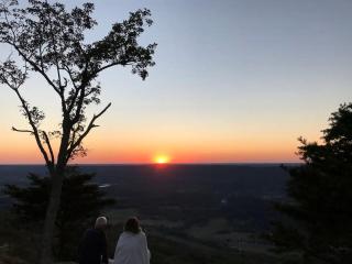 Canopy Treehouse - Glamp Design with Amazing Views, Wildwood, GA - 9