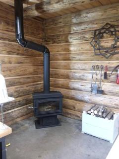 Sanctuary Farm Log Cabin Mountain Getaway, Alberton, MT - 7