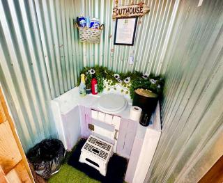 The Pink Pony Yurt, New Cuyama, CA - 9