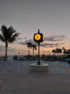 5 mi to Beaches, private, end unit, relaxing, POOL! - 7