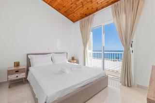 Wavestone Beachfront House - 6