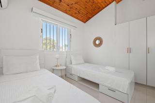 Wavestone Beachfront House - 1