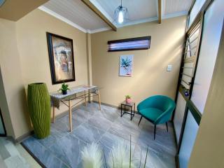 Modern Van Riebeeck Park Accomodation - 4