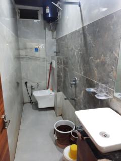 Shree Dattatray Homestay Fully Air Conditioned Property Near to Mahakaleshwar Jyotirlinga Ujjain and Near to Ujjain Junction Railway Station - 9