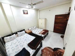 Shree Dattatray Homestay Fully Air Conditioned Property Near to Mahakaleshwar Jyotirlinga Ujjain and Near to Ujjain Junction Railway Station - 7