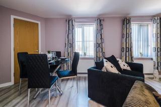 Modern 2-Bed Apartment in Warrington - 6