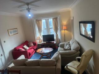 1st Class 4 Bedroom 2 Bathrooms - 7