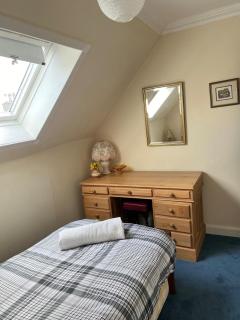 1st Class 4 Bedroom 2 Bathrooms - 2