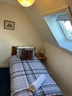 1st Class 4 Bedroom 2 Bathrooms - 3